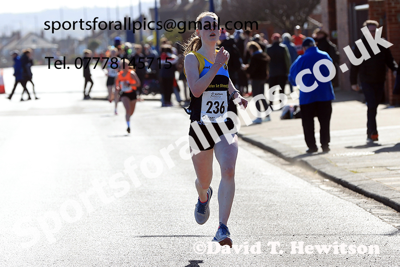 Womens under-17s 5k, 2025 Northern 12 and 6 Stage Road Relays and Junior 5k, Redcar. Photo: David T. Hewitson/Sports for All Pics